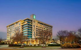 Hampton Va Embassy Suites 4*